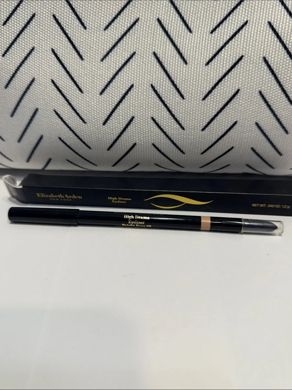 Elizabeth Arden High Drama Eyeliner Pencil in Black with Nude Smudge Tip